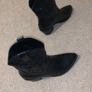 Black western booties! Never been worn! Great shoes they’re just too big for me!
